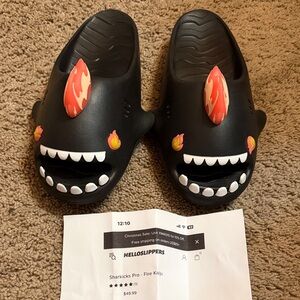 Helloslippers sz 9 NEW SHARKICKS FITE KAIJU